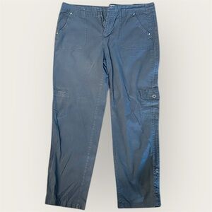 Women's Casual Blue Cargo Capris Size 10 pants that turn into capris